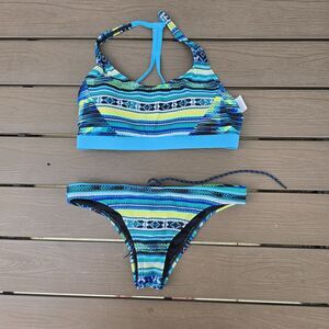 TYR Womens Teal Geometric Top & Scrunched Bikini Bottom Sz S NEW Sample